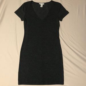 Basic v neck dress